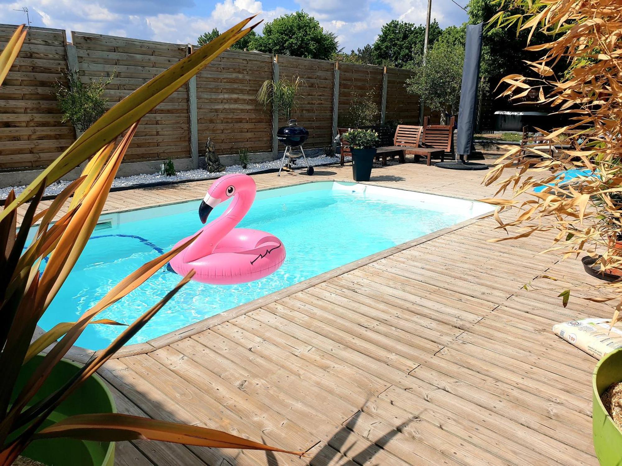 Vila Tiny House Avec Jardin Et Acces Piscine Chauffee Saint-Médard-en-Jalles Exteriér fotografie