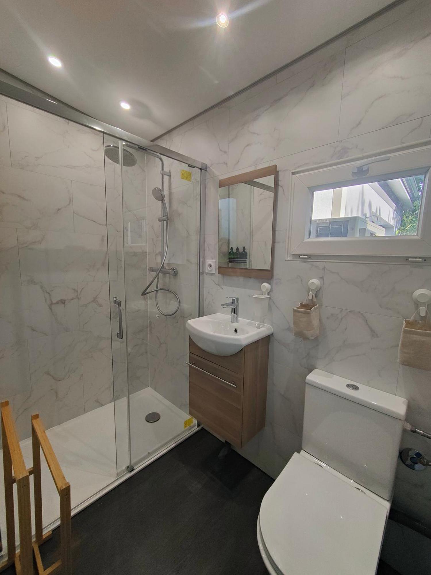 Vila Tiny House Avec Jardin Et Acces Piscine Chauffee Saint-Médard-en-Jalles Exteriér fotografie
