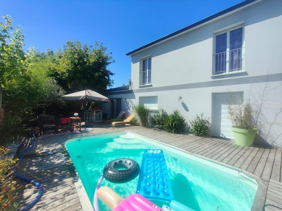 Vila Tiny House Avec Jardin Et Acces Piscine Chauffee Saint-Médard-en-Jalles Exteriér fotografie