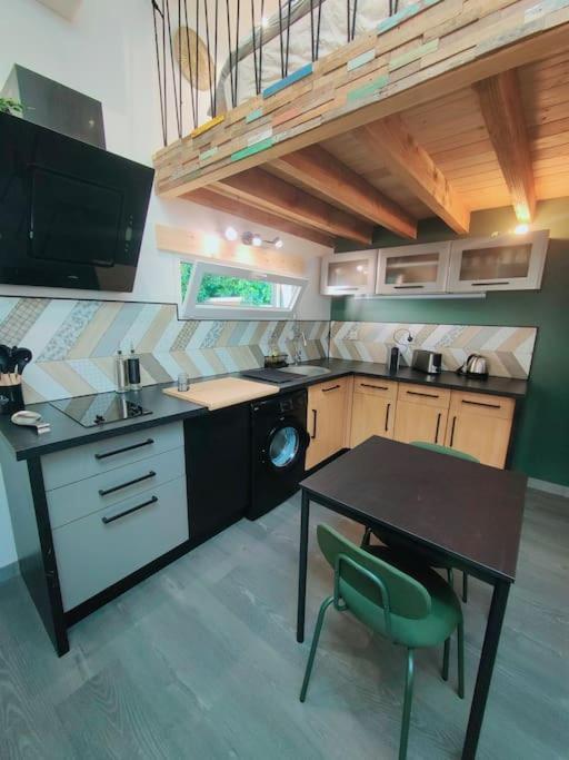 Vila Tiny House Avec Jardin Et Acces Piscine Chauffee Saint-Médard-en-Jalles Exteriér fotografie